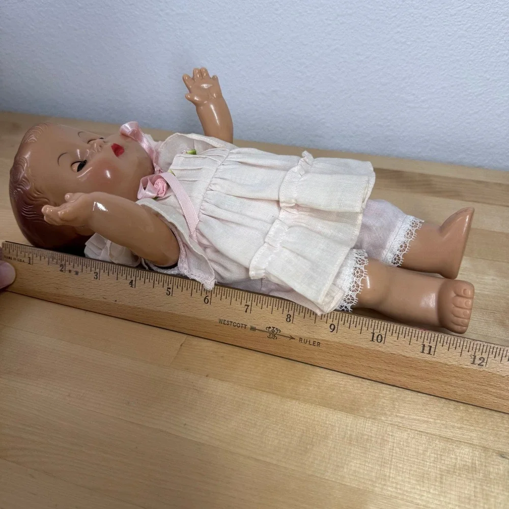 Vintage 1994 Effanbee Candy Kid Doll‎ Pink Ruffled Dress Bonnet Sleep Eyes 11in